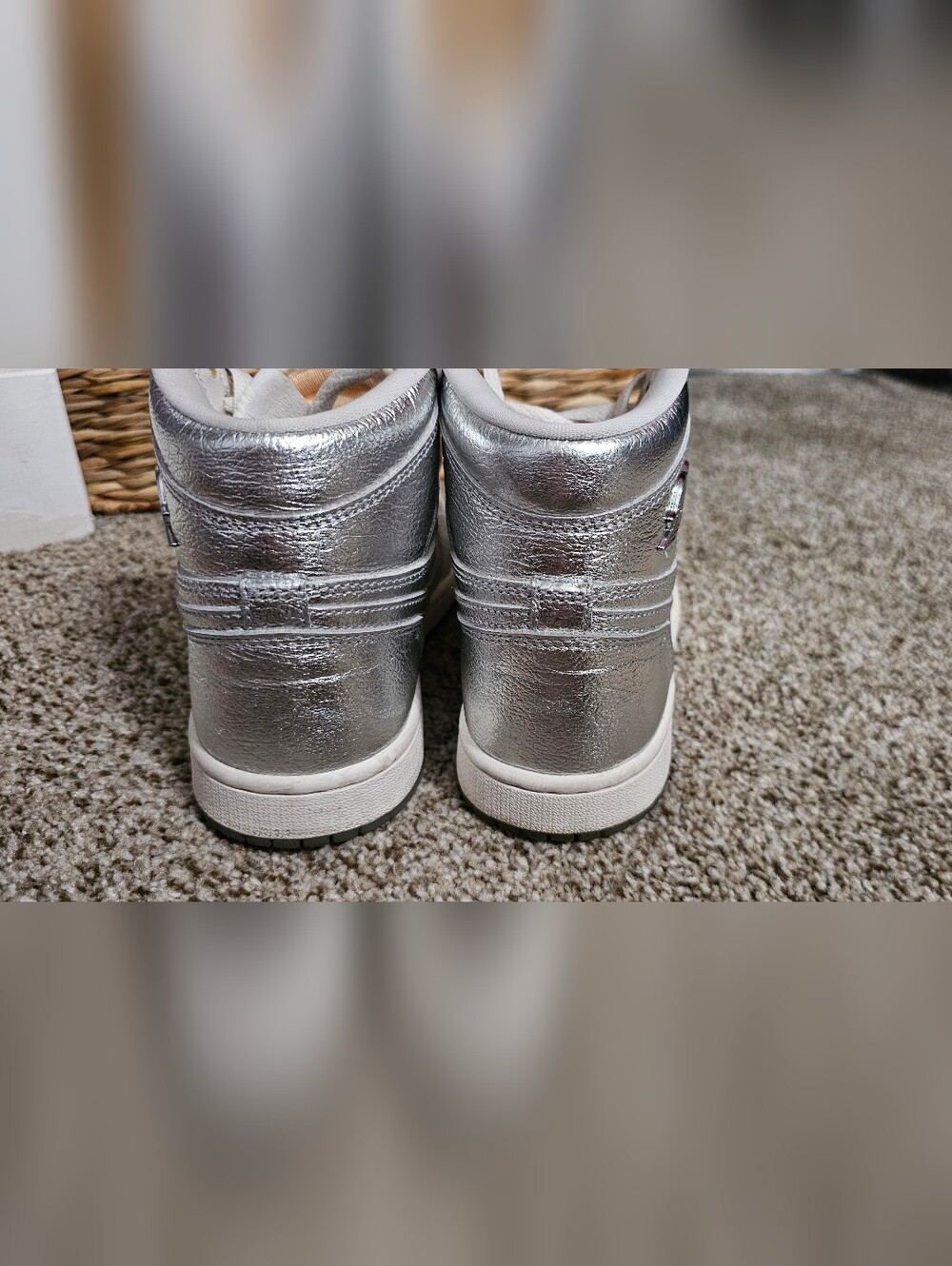 LNike Women’s Silver High-Top Sneakers with White Laces Size 5.5 - Picture 3 of 8